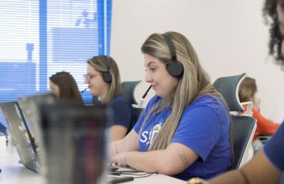 foto de pessoas trabalhando na sede do asaas gestão financeira