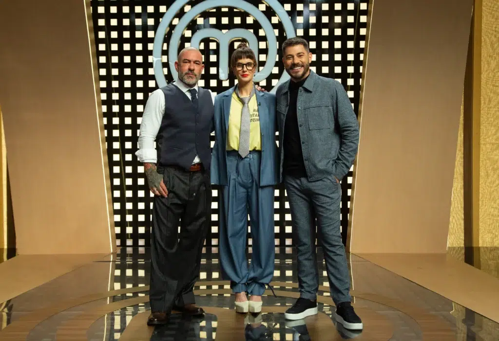 Apresentadores do masterchefe junto com o Evaristo, garoto propaganda do Asaas patrocindor do masterchef brasil.