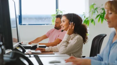 Colaboradoras realizando a Ouvidoria do Asaas.