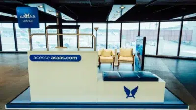 Imagem do Lounge Asaas no Aeroporto de Guarulhos.