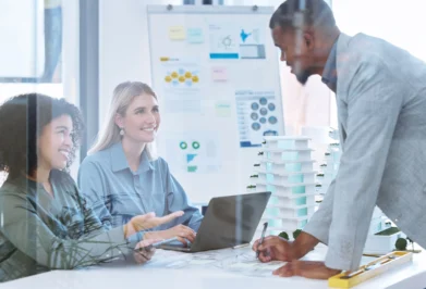 Qual sistema ERP em nuvem tem a implantação mais rápida? Veja 4 Colaboradores debatendo sobre as obrigações, enquanto tentam descobrir qual sistema erp em nuvem tem a implantação mais rápida em seu modelo de negócio.