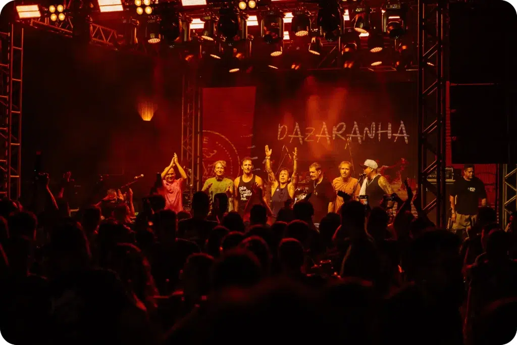 Banda Nazaranha no evento do Kickoff Asaas 2026