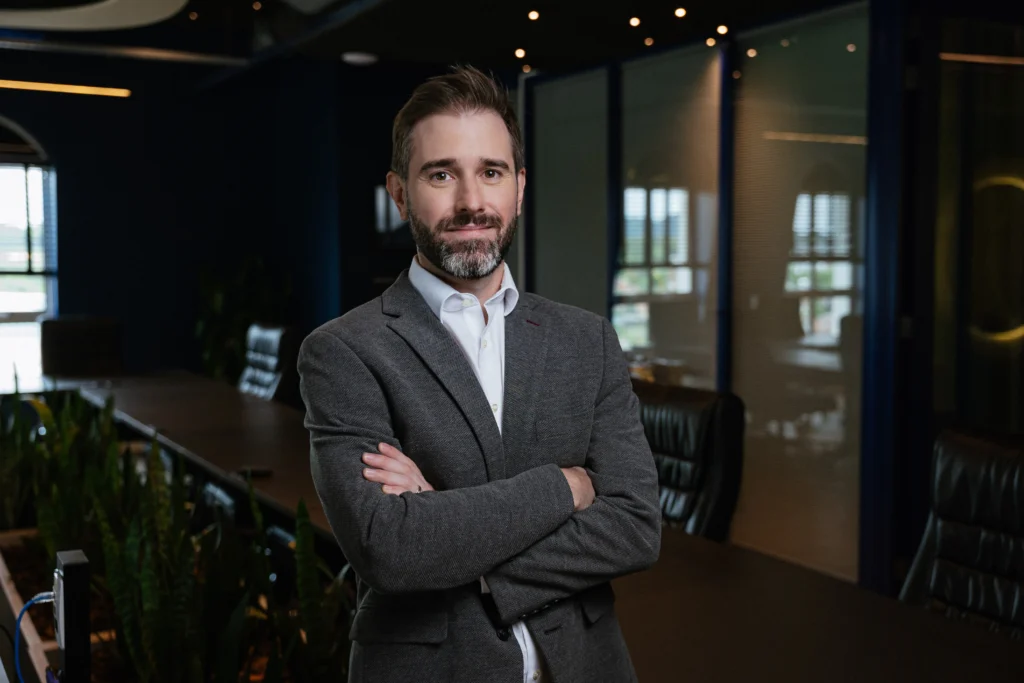 João Vitor Possamai, CFO, ilustra Asaas capta R$ 300 milhões em FIDC.